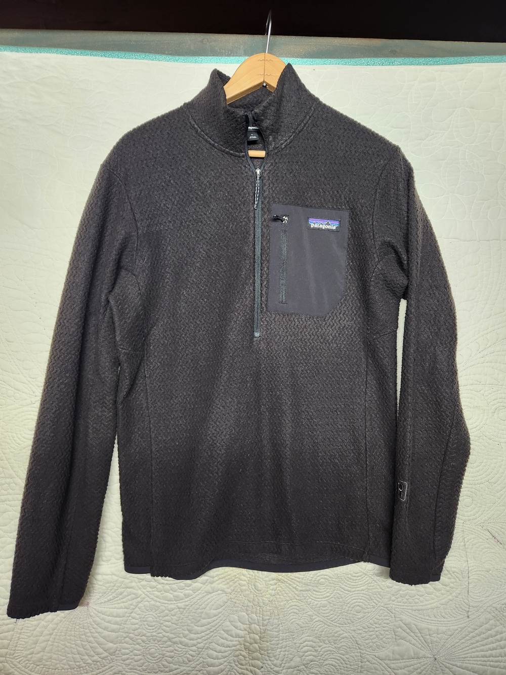 Patagonia Men’s Black Quarter-Zip Regulator Fleece Pullover Gorpcore